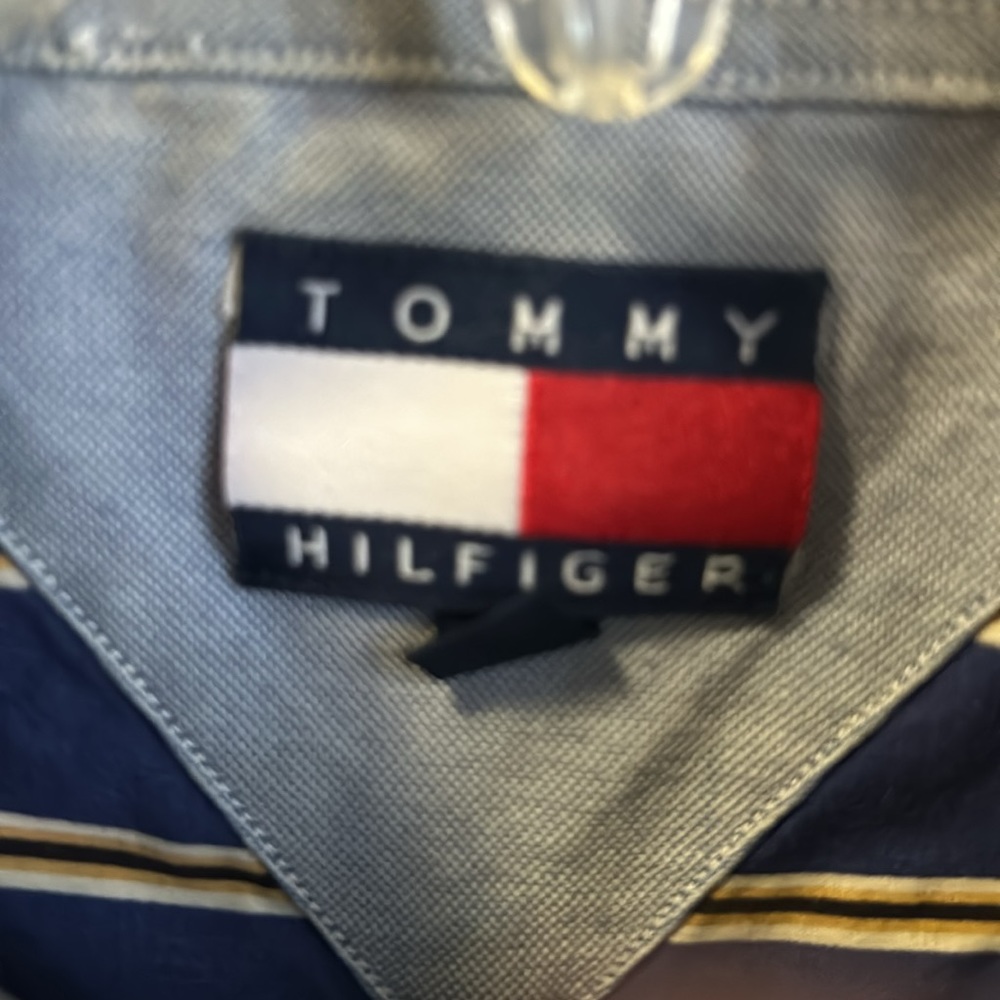 Button down - Picture 2 of 2